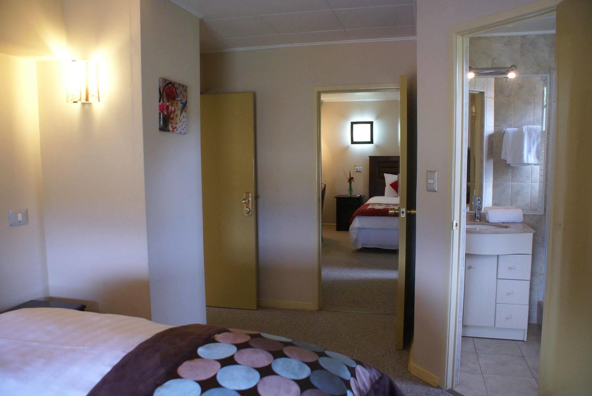 Hotel Baviera Parral Exteriör bild