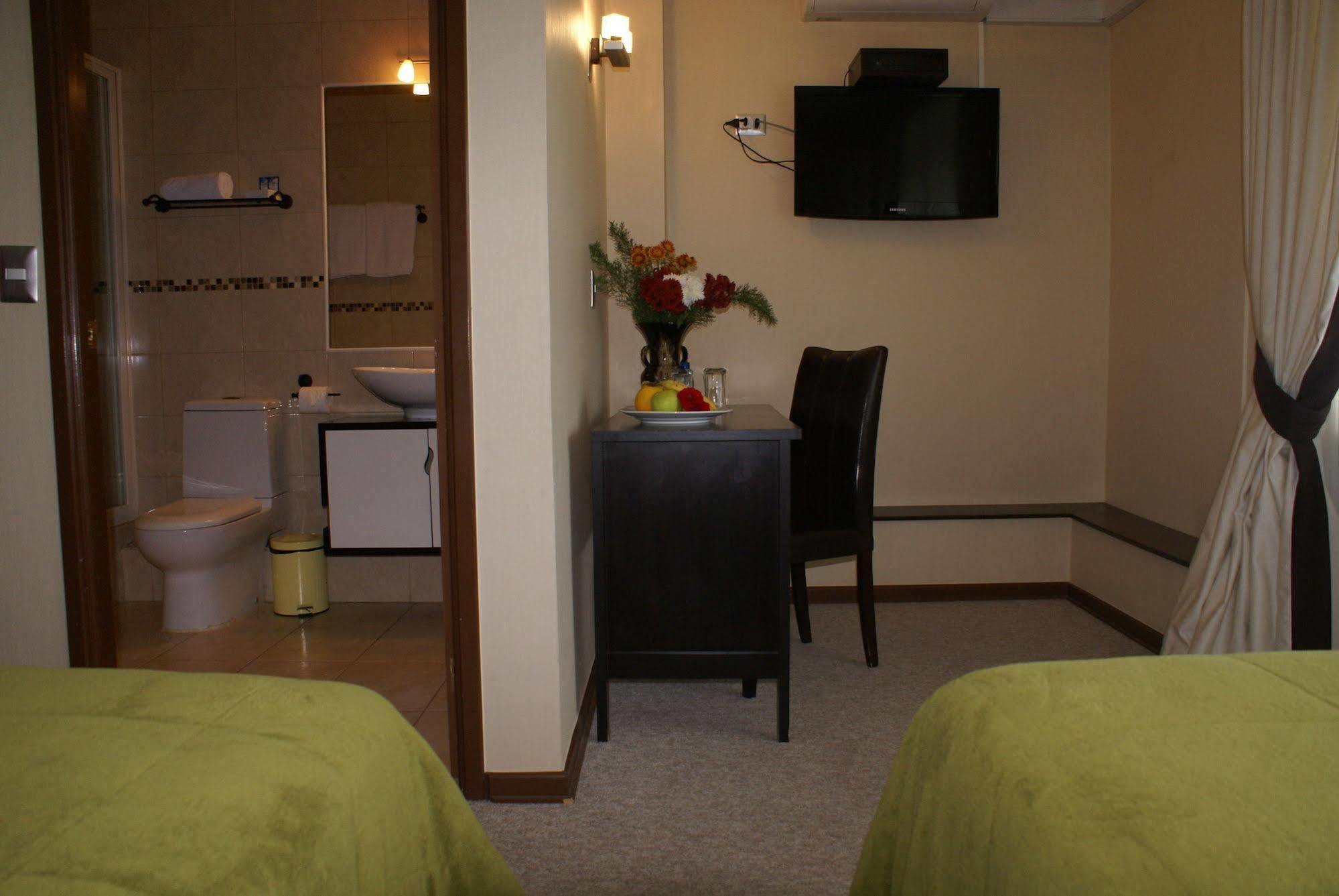 Hotel Baviera Parral Exteriör bild
