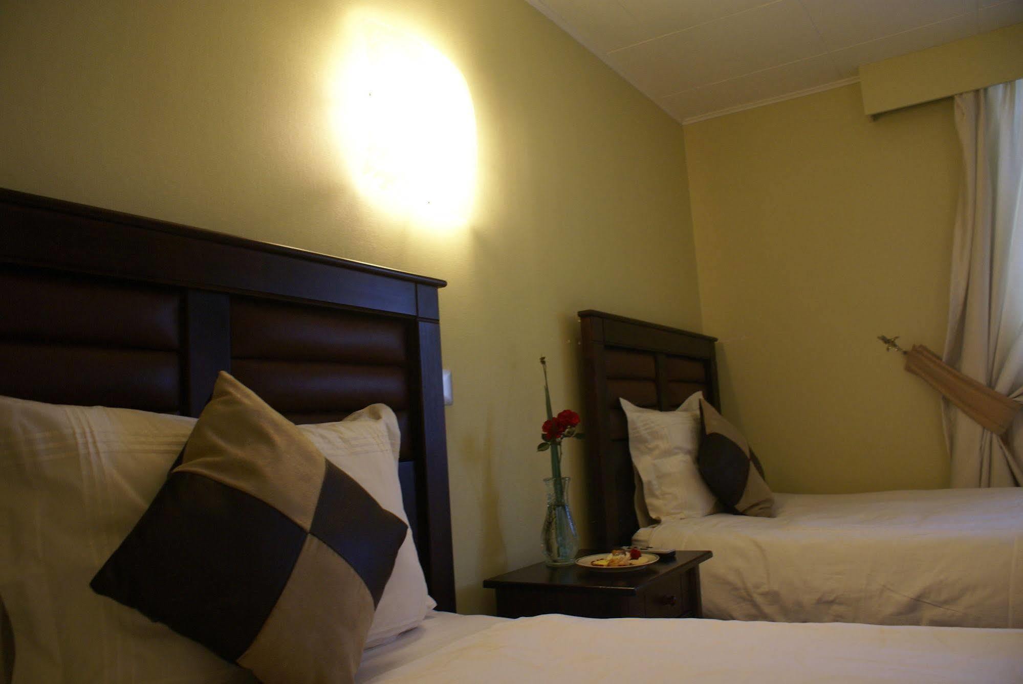 Hotel Baviera Parral Exteriör bild