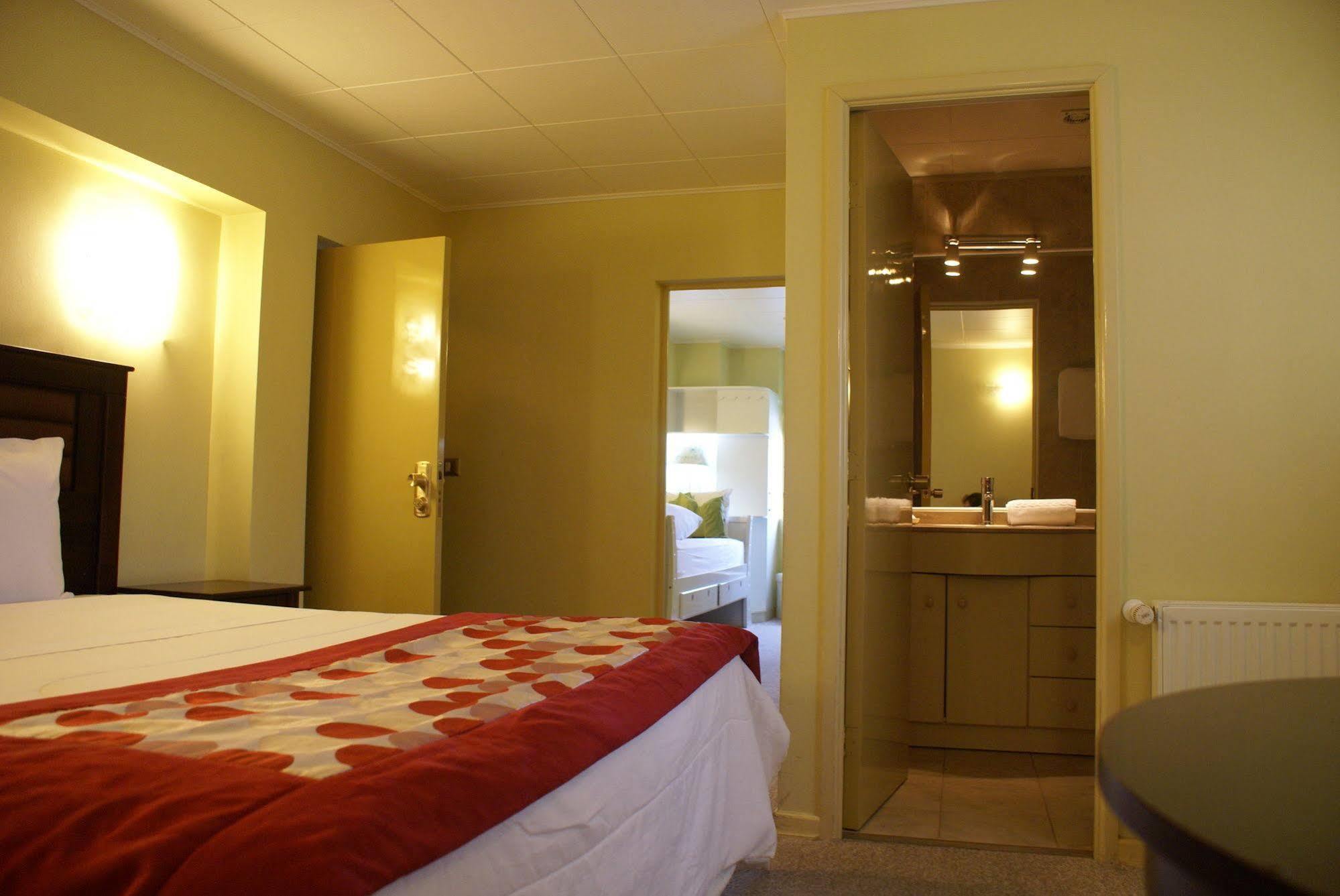 Hotel Baviera Parral Exteriör bild